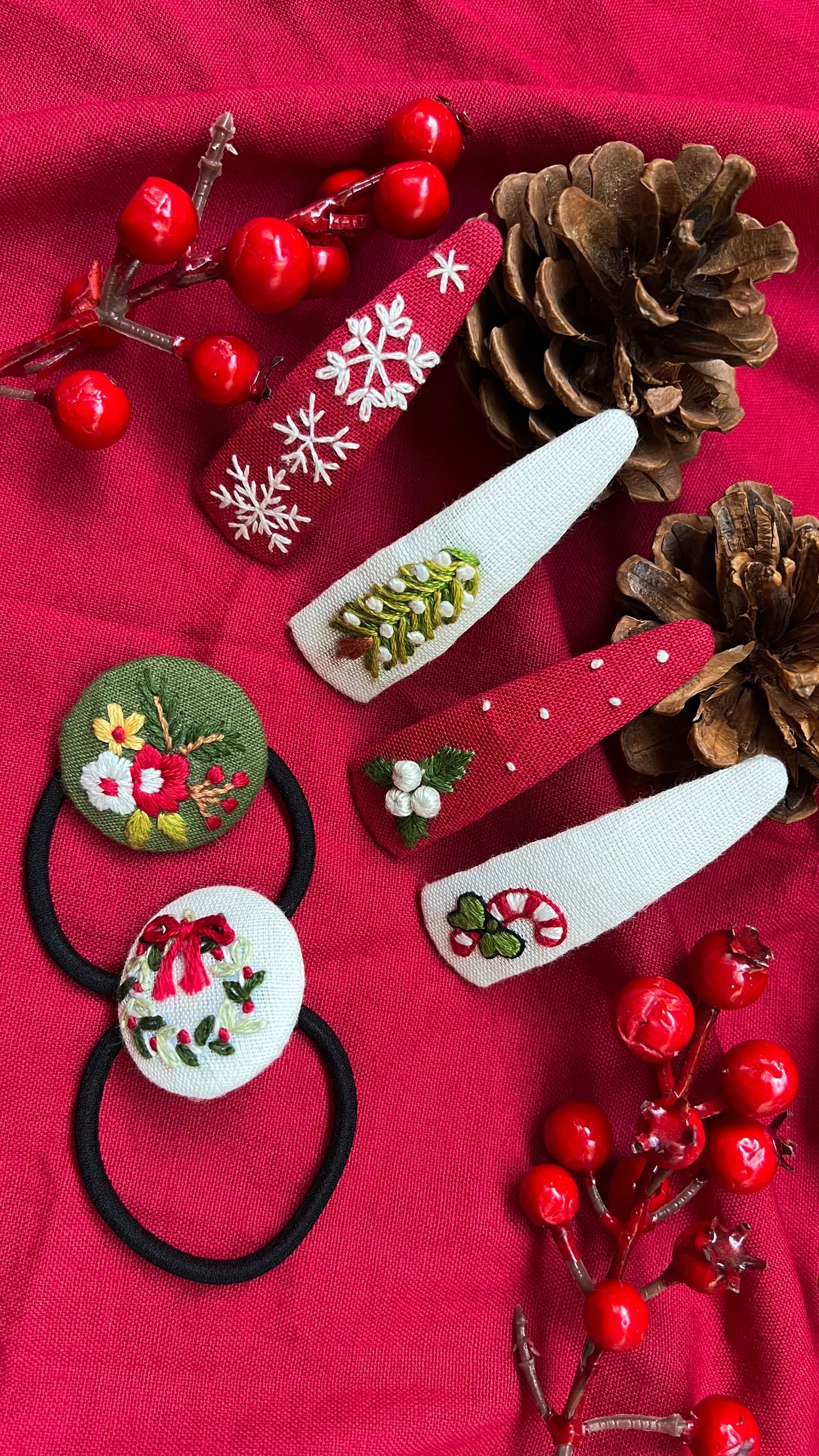 Christmas Noel Hand embroidered hair pins and hair tie set | set of 4 hair pins & 2 hair pins