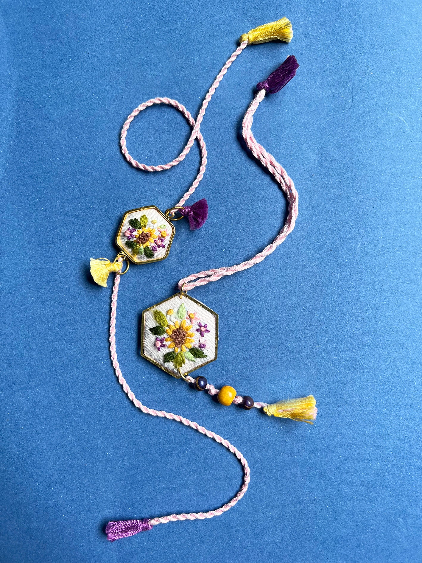 Sunflower Round Rakhi & Lumba Set