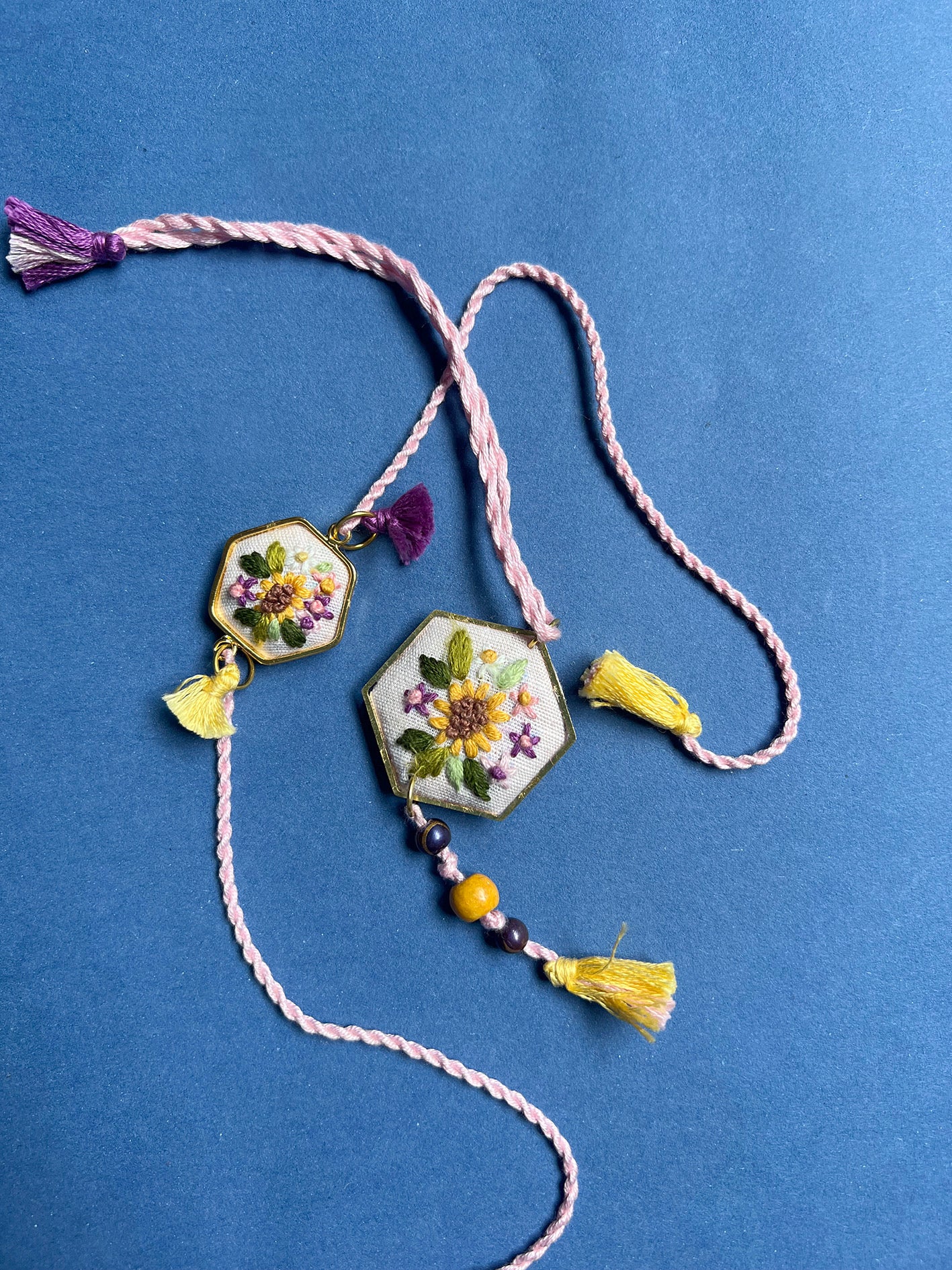 Sunflower Round Rakhi & Lumba Set