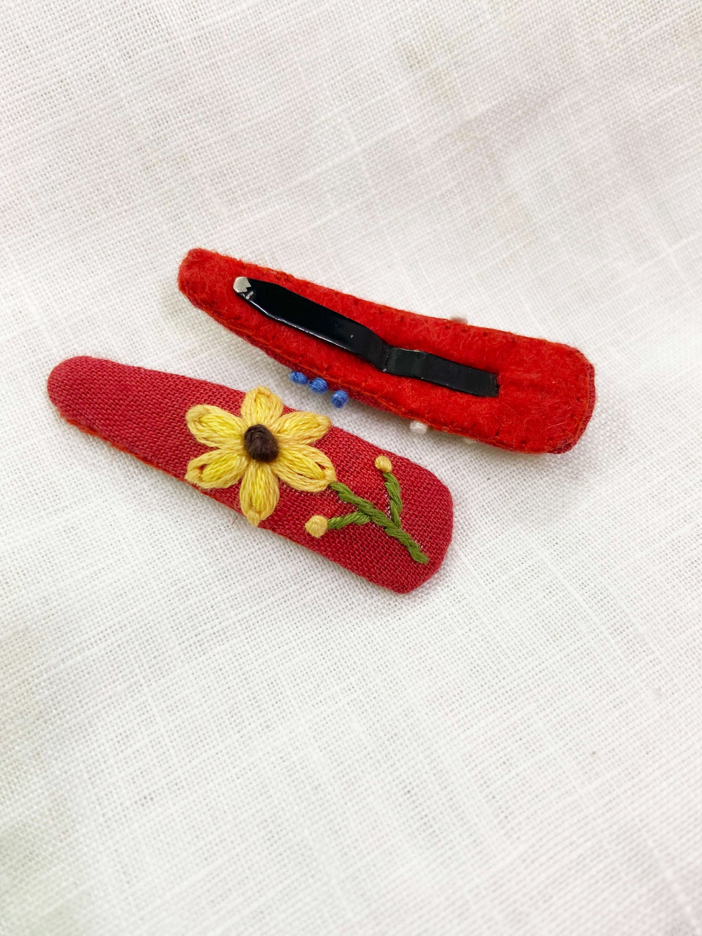 blooming red hand embroidered clip -Set of 4