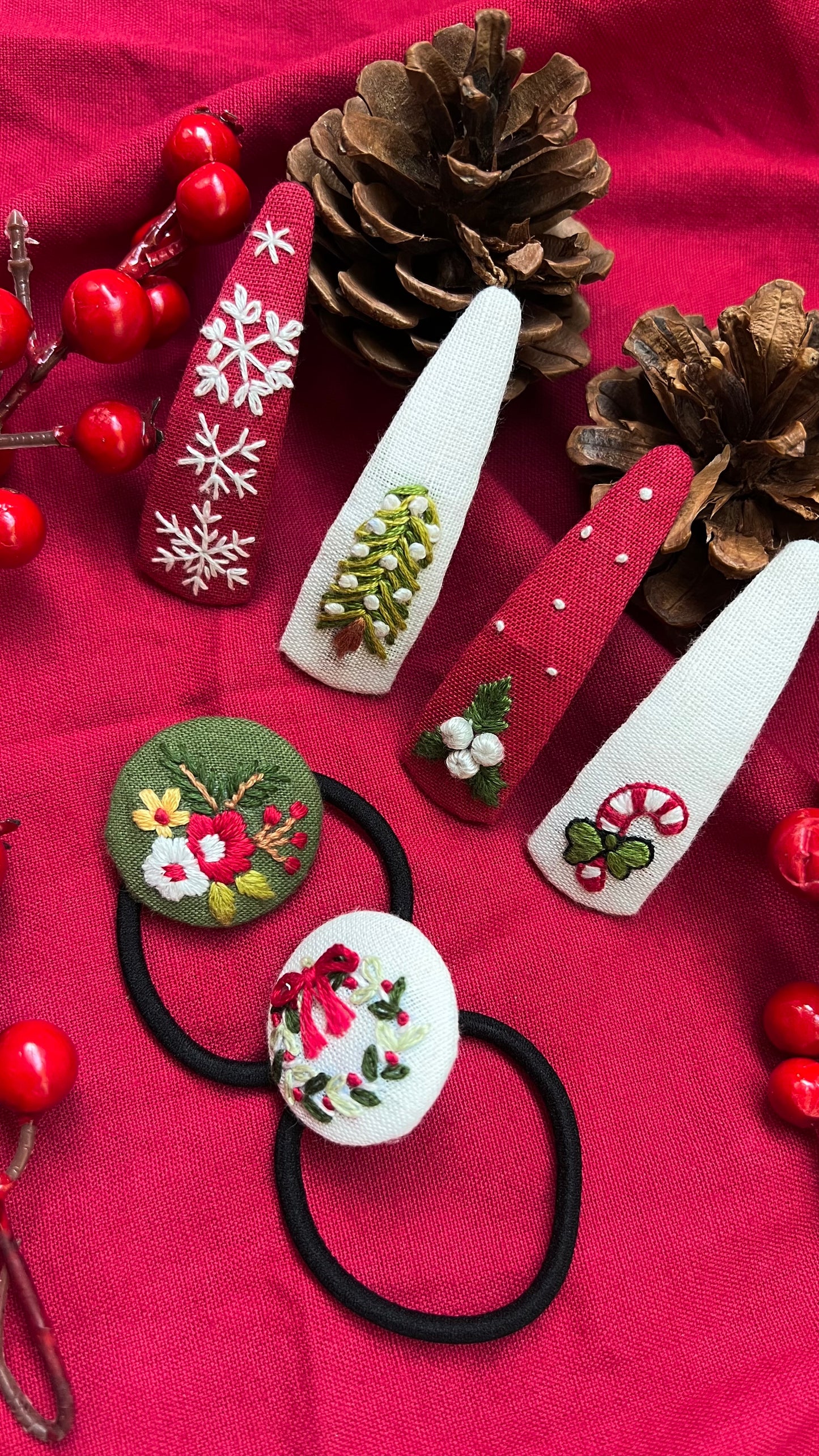 Christmas Noel Hand embroidered hair pins and hair tie set | set of 4 hair pins & 2 hair pins