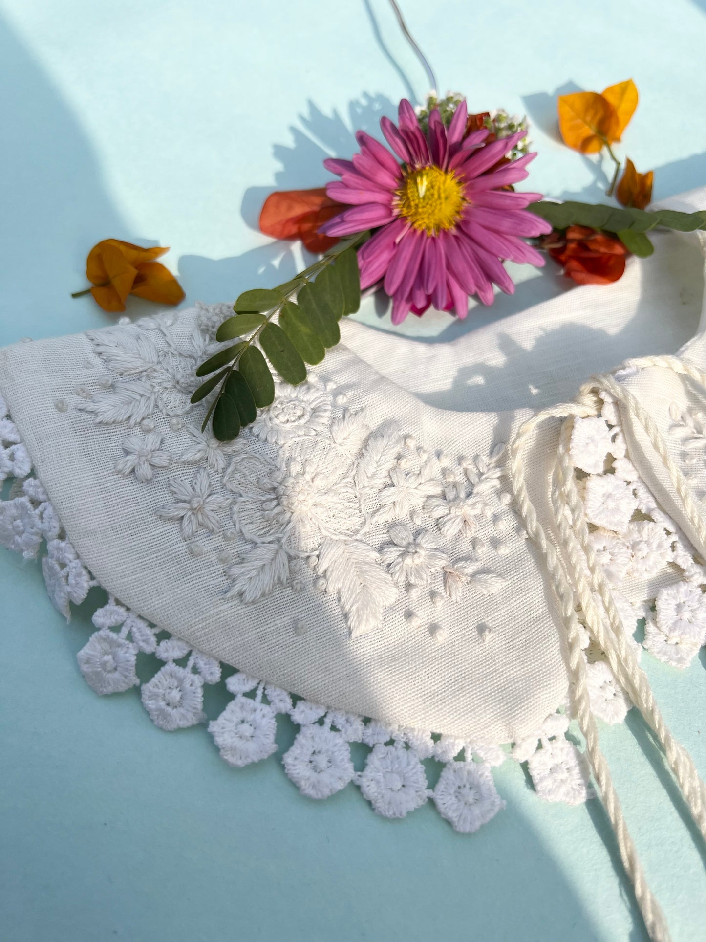 Vintage Snowwhite Hand embroidered Peter Pan collar | Offwhite.