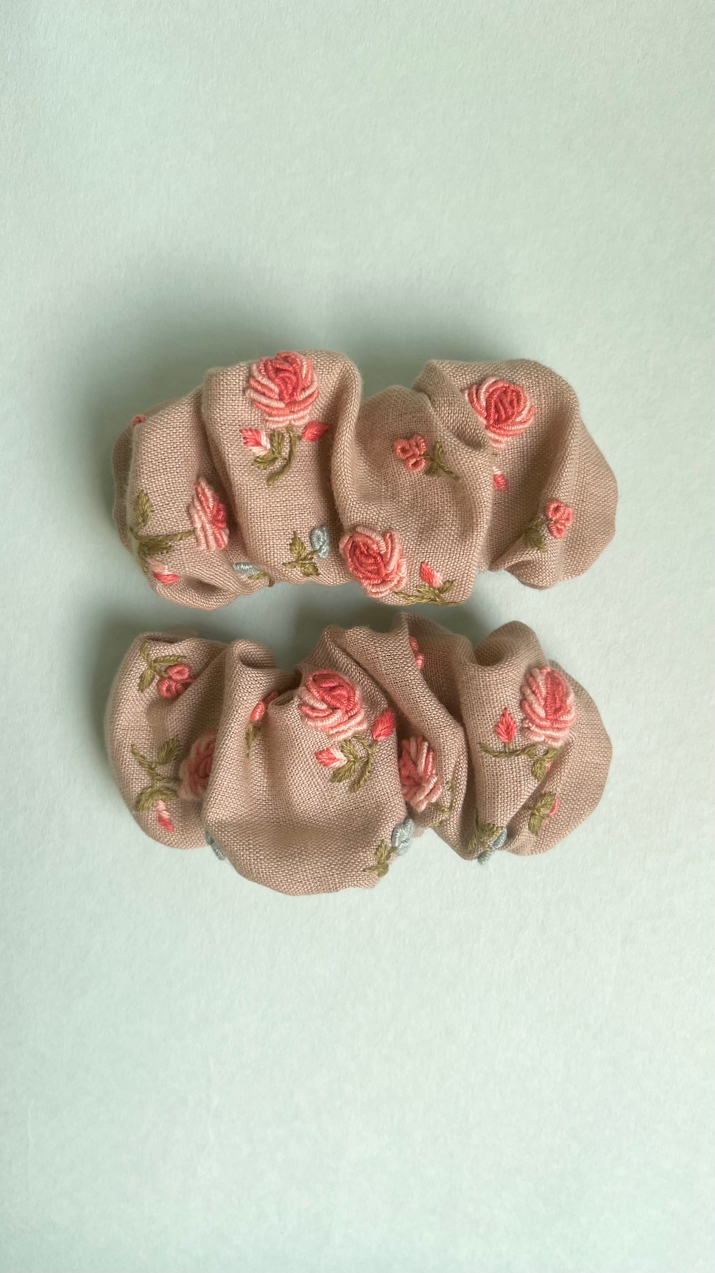 English rose hand embroidered scrunchie barette| Black & Beige | Set of 2