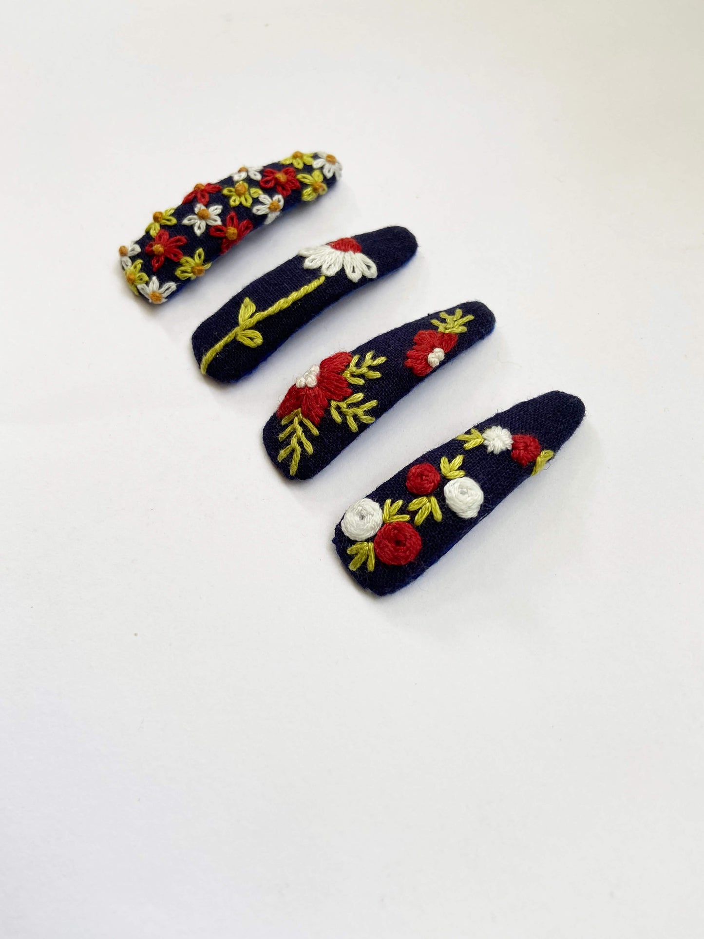 Indigo garden hand embroidered clip -set of 4