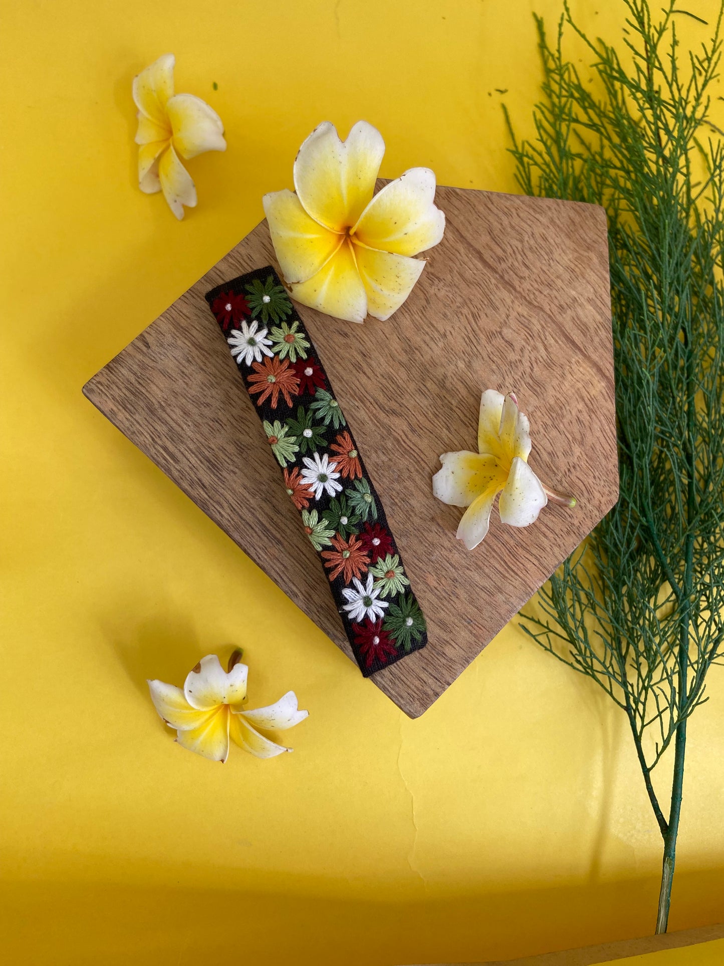 Black flower bed French barrette clip