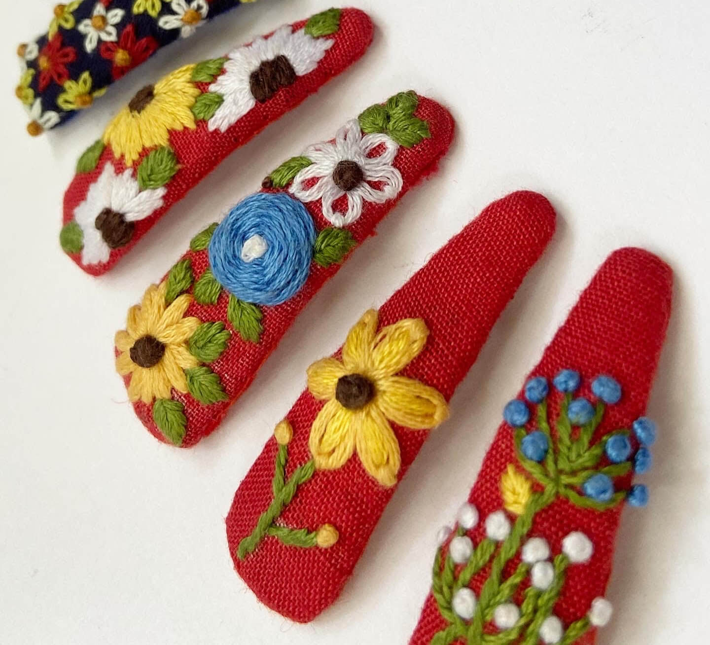 blooming red hand embroidered clip -Set of 4